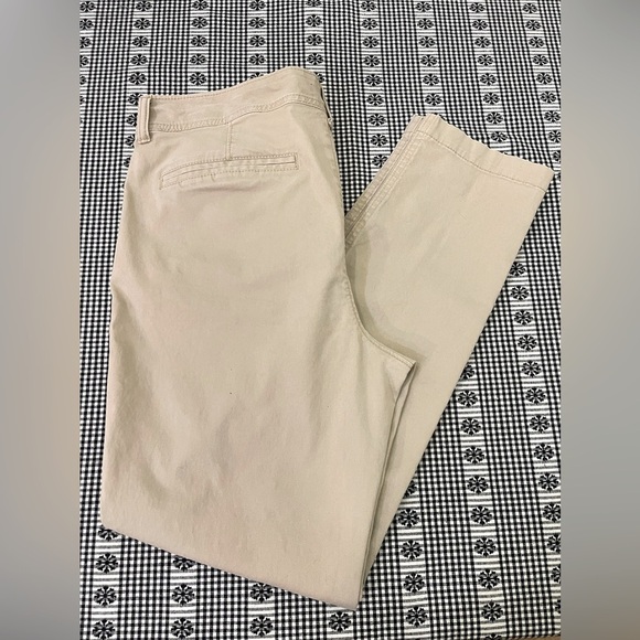 Old Navy Skinny Khaki Pants Tan Size 12 Regular Chinos Rolled Oats Khakis - Picture 1 of 5